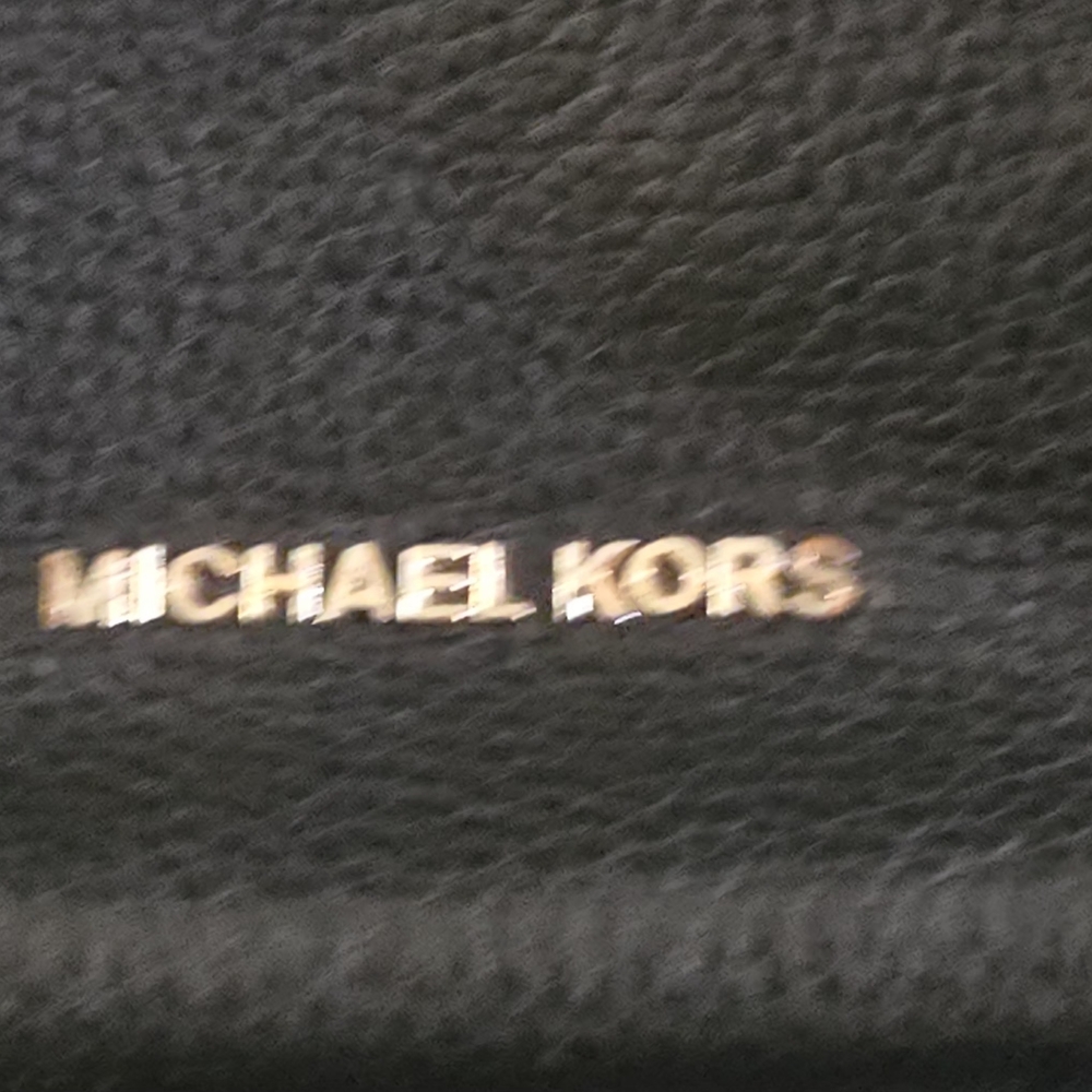 Michael Kors Black Leather Shoulder Bag with Gold Accents - Picture 2 of 6